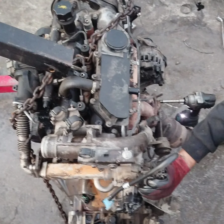 Motorun gövdeye bağlandığı bölge