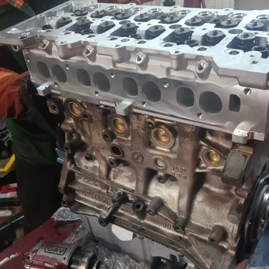 Tamirhanemizde sehpaya alınmış motor