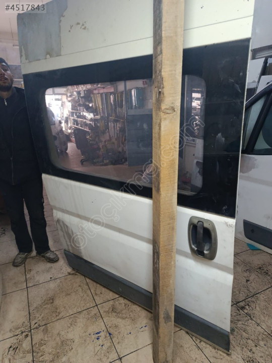 Fiat Ducato Çıkma Motorlu Dolu Orta Kapı