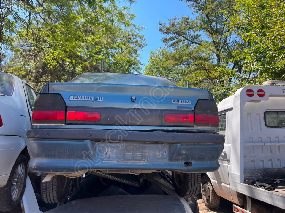 Renault 19 Europa 1998 Hasarlı Araç