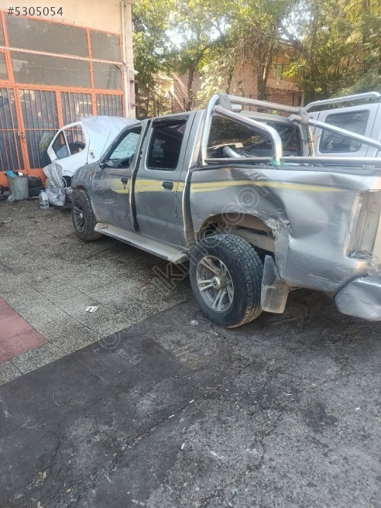 Nissan Skystar 1997 2.5 Hasarlı Araç